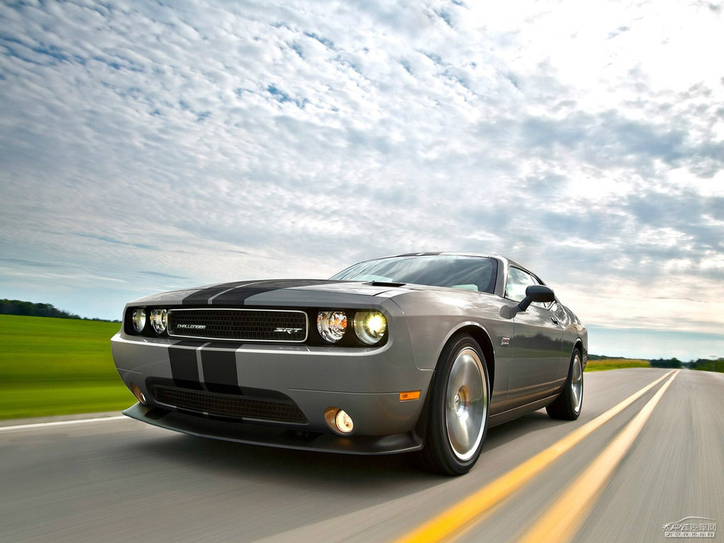 Charger^DƬ