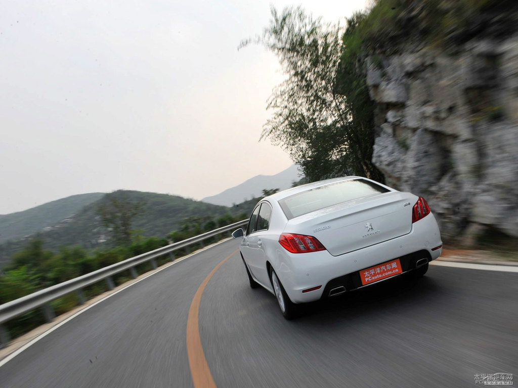 珠光白標致508整車外觀外觀圖片