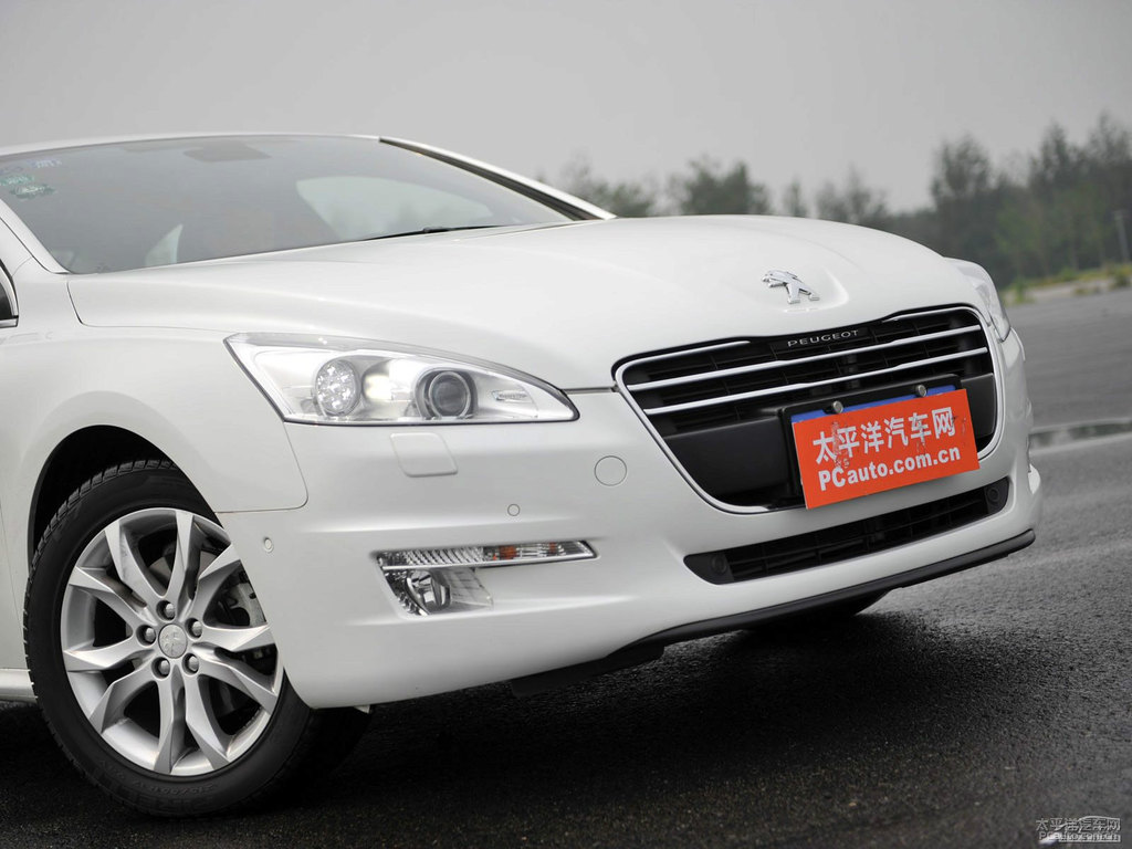 珠光白標(biāo)致508車頭外觀圖片