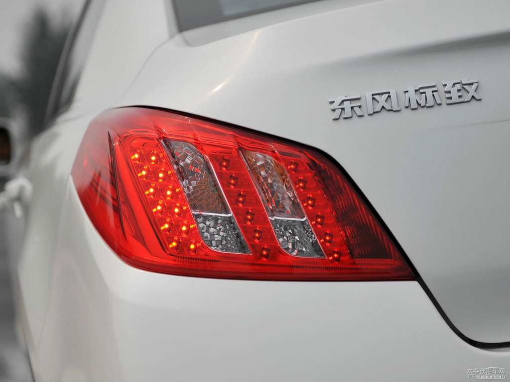 珠光白標(biāo)致508車尾外觀圖片
