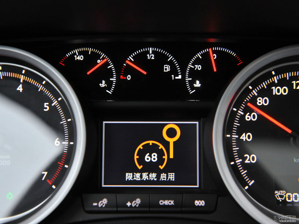 珠光白標(biāo)致508中控內(nèi)飾圖片