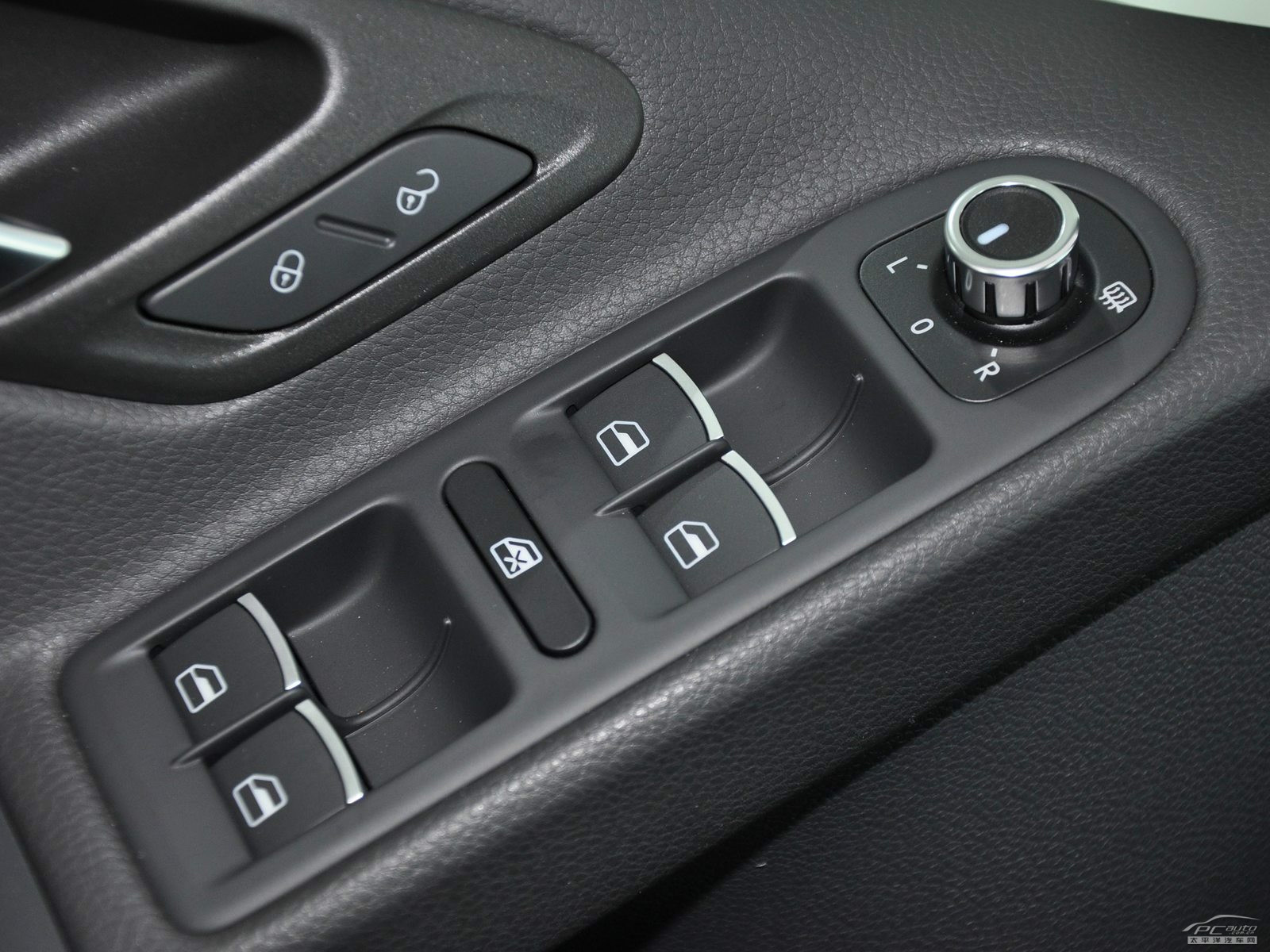 高爾夫(進(jìn)口)內(nèi)飾高清大圖