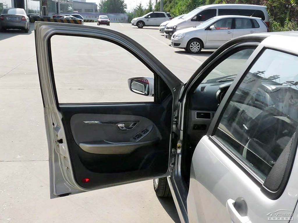 眾泰Z200HB內(nèi)飾高清大圖