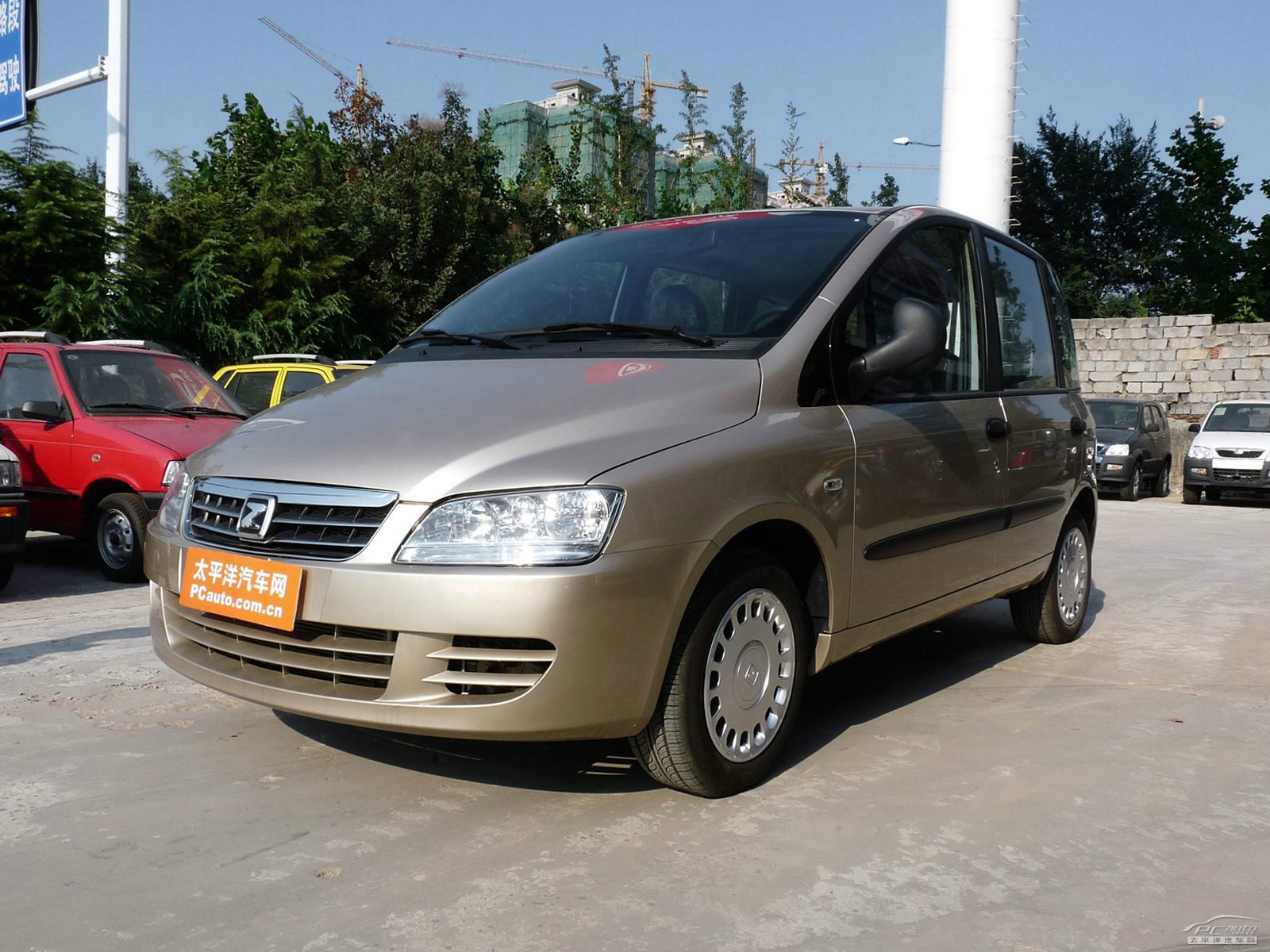 眾泰M300外觀高清大圖