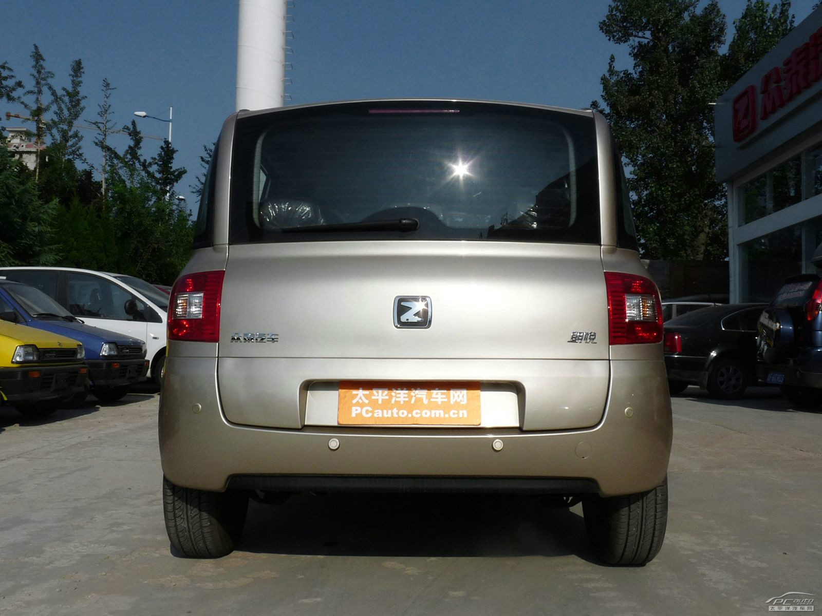 眾泰M300外觀高清大圖