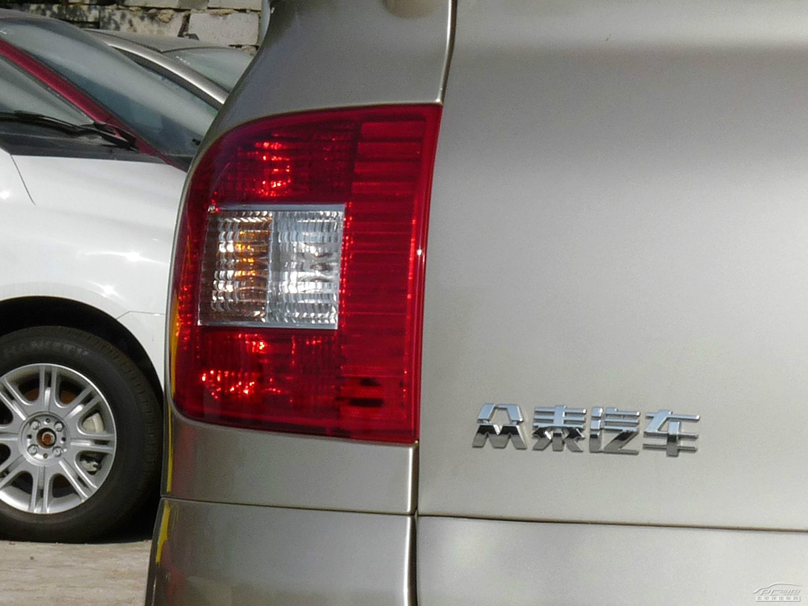 眾泰M300外觀高清大圖