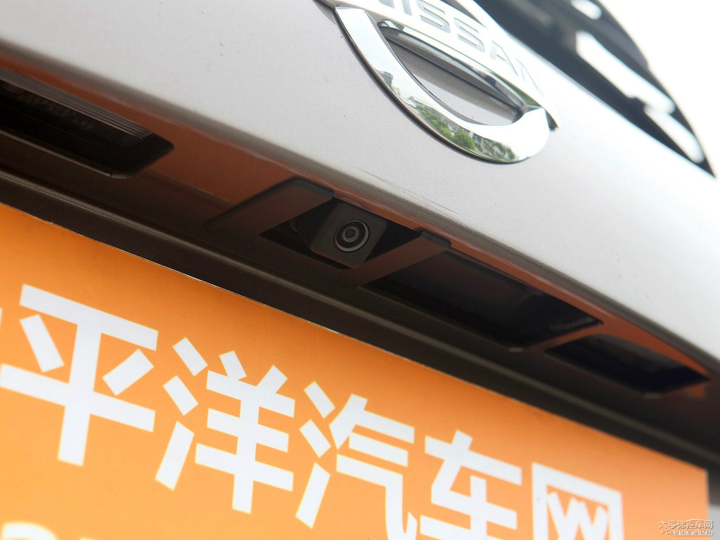 流砂金樓蘭車尾外觀圖片