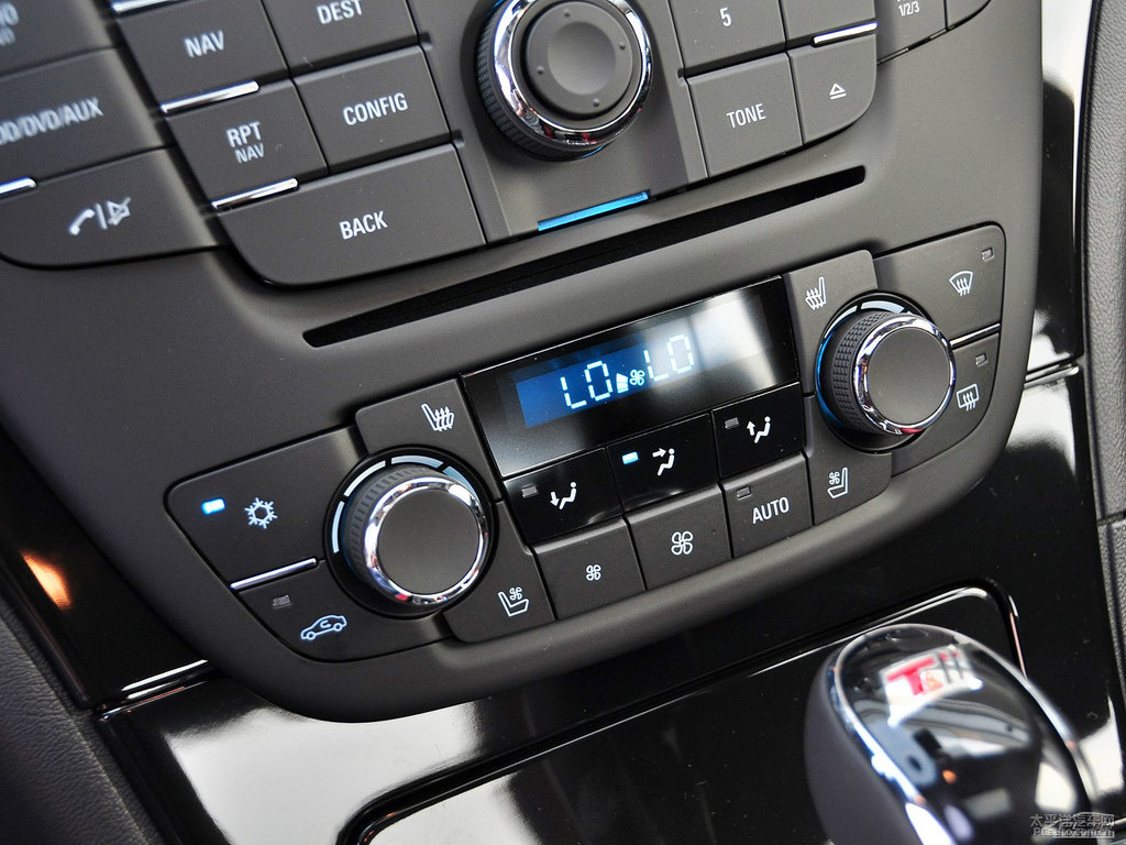 幻白君威內(nèi)飾圖片