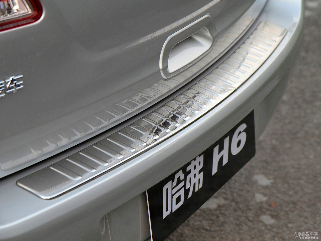 雅致銀哈弗H6車尾外觀圖片