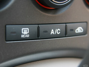 2011款 2.0L 7座舒適版 2011款 2.0L 7座舒適版