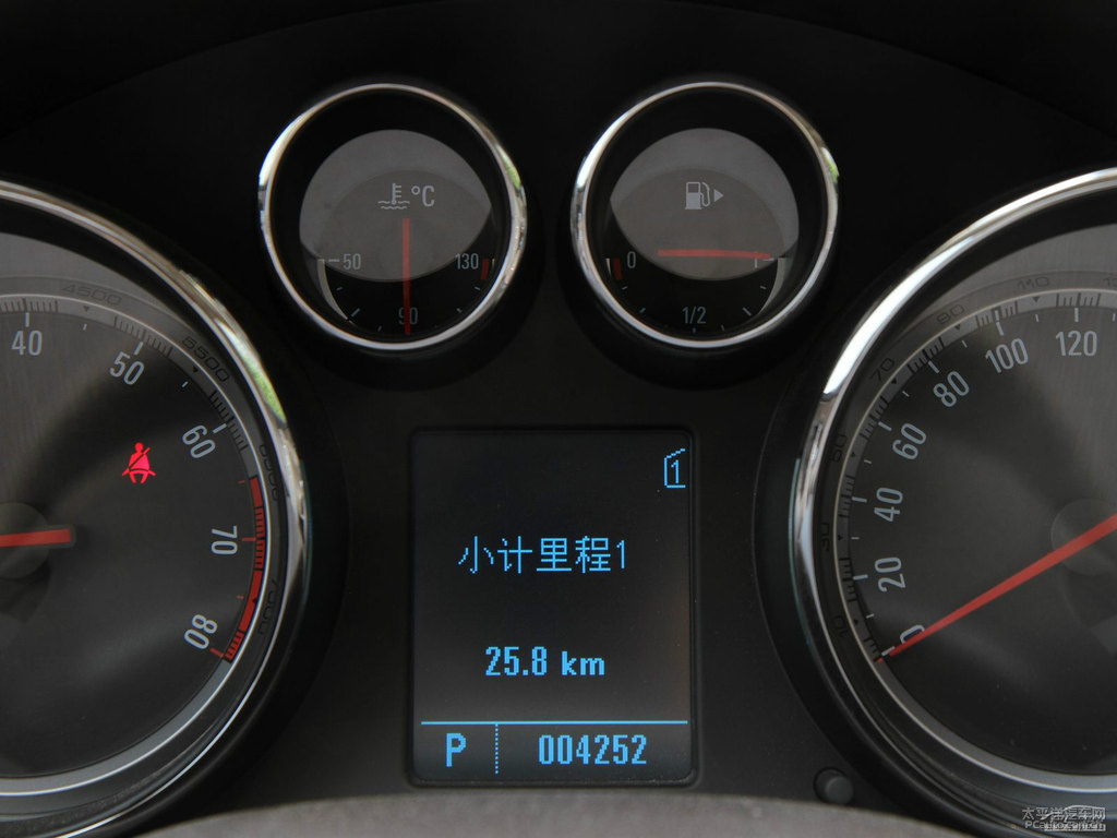 霓虹君威內飾圖片