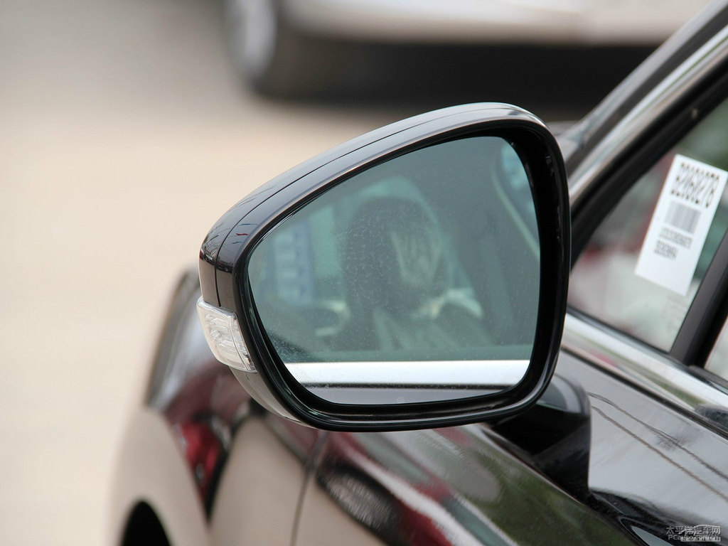 碳晶黑標致508車身外觀圖片