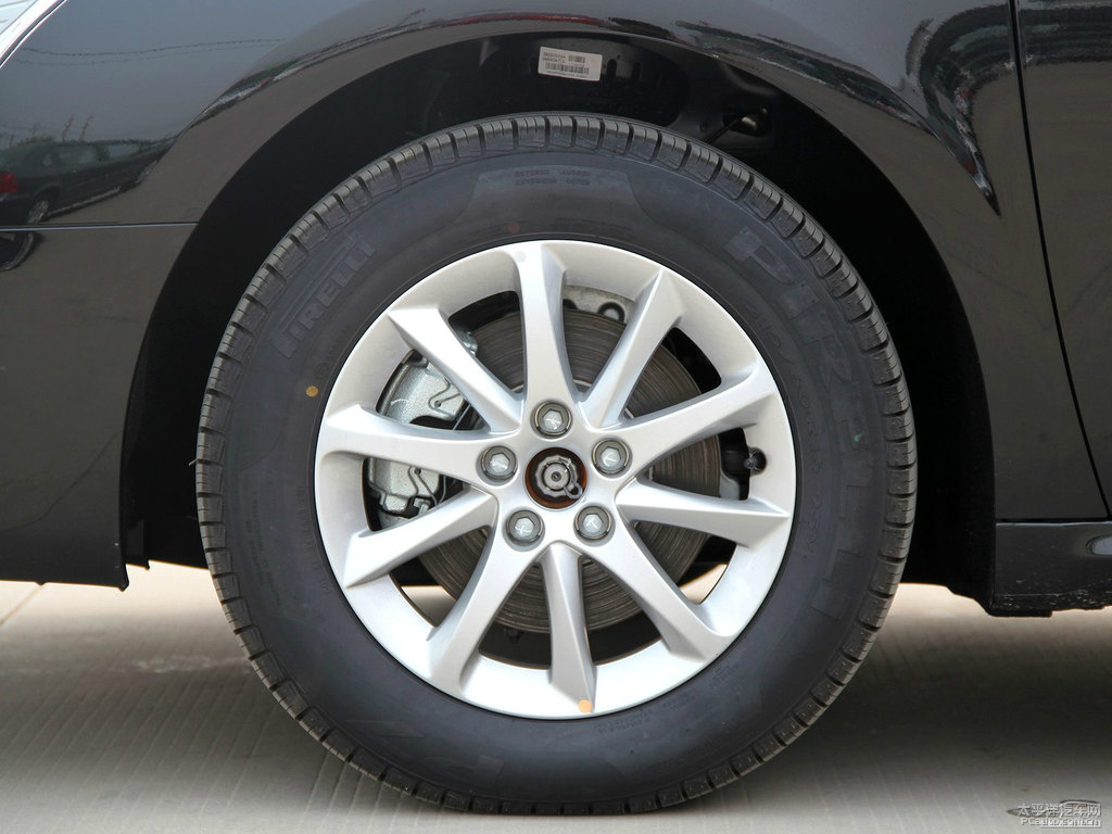 碳晶黑標(biāo)致508車(chē)身外觀圖片