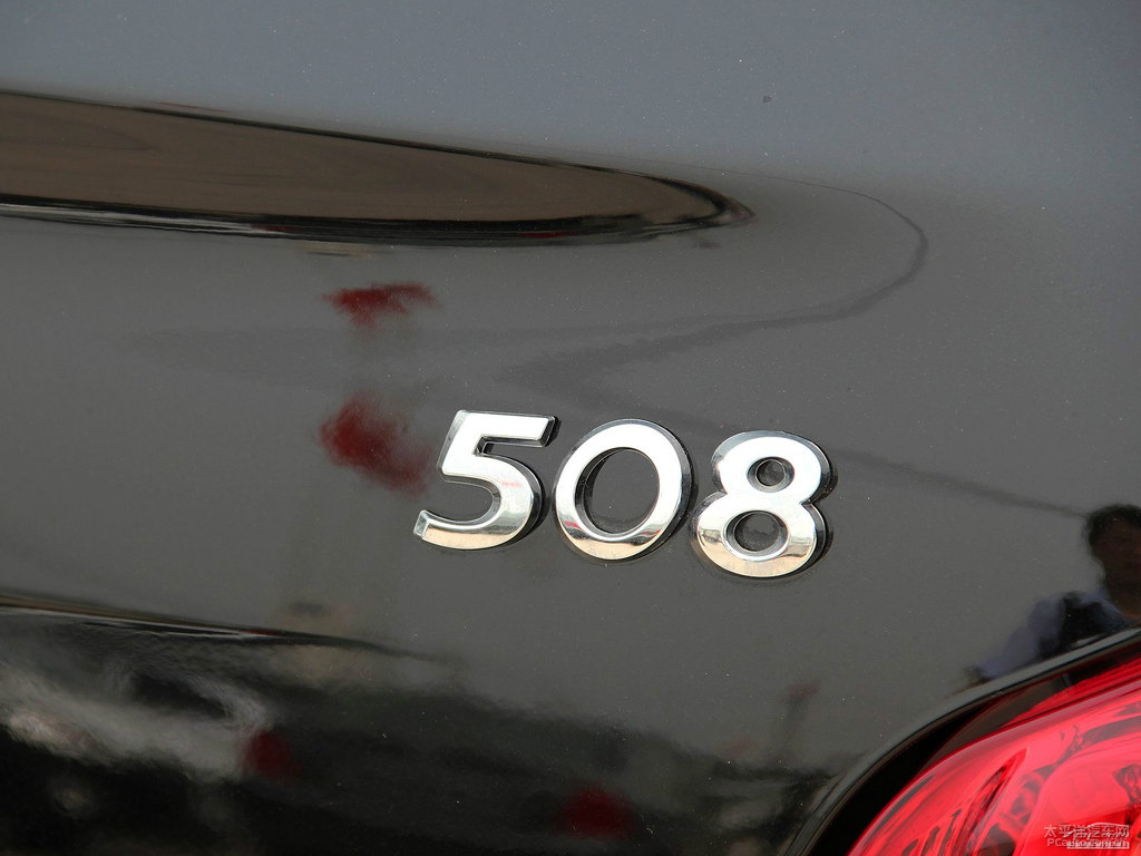 碳晶黑標(biāo)致508車尾外觀圖片