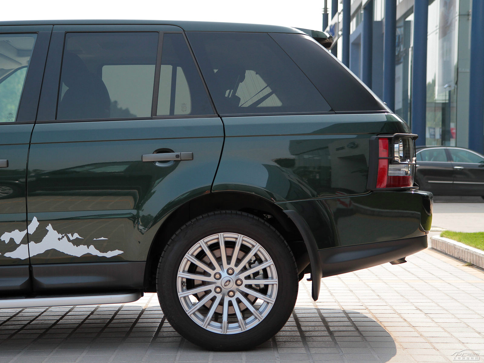 攬勝運動外觀高清大圖