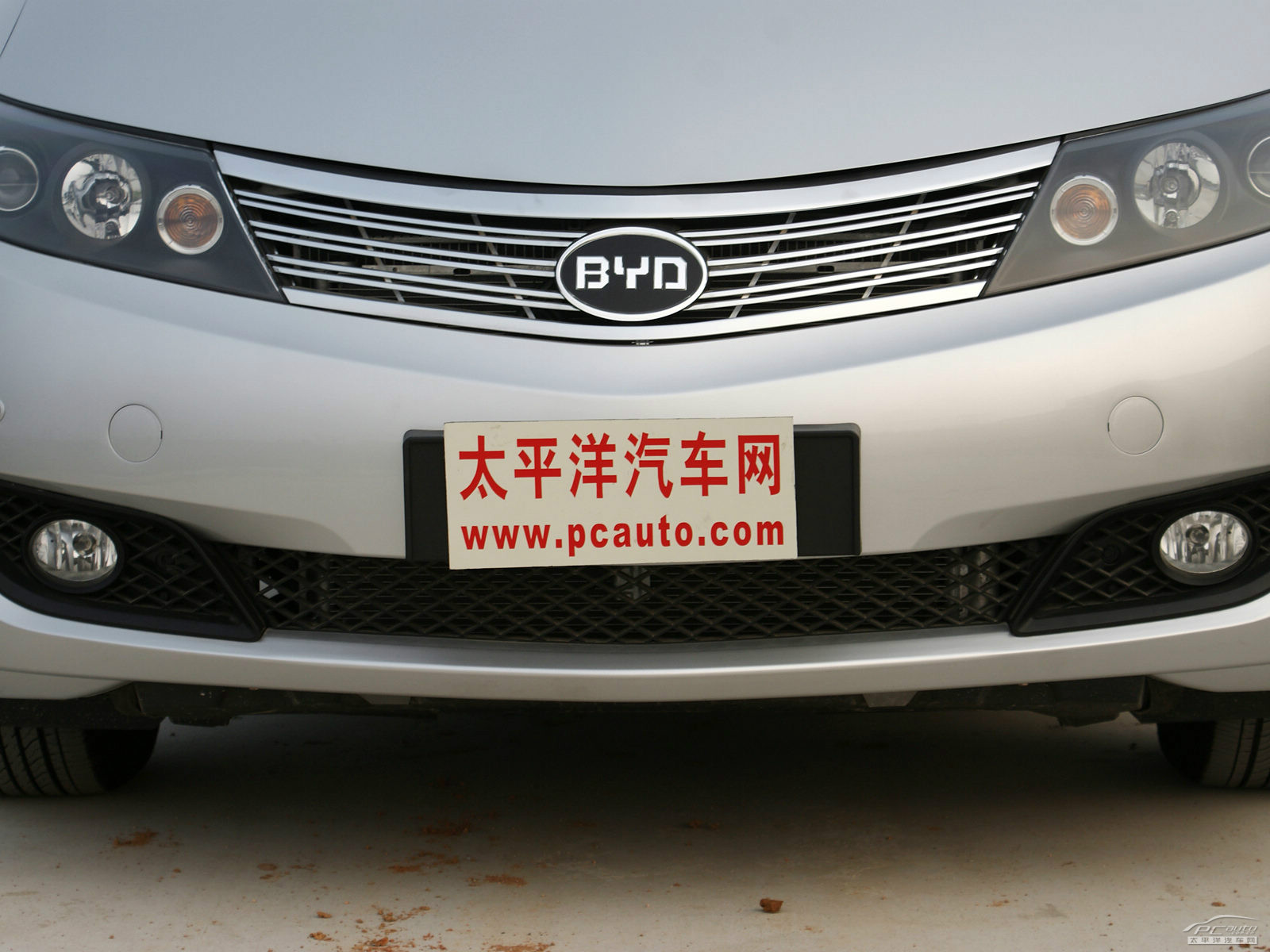 比亞迪M6外觀高清大圖