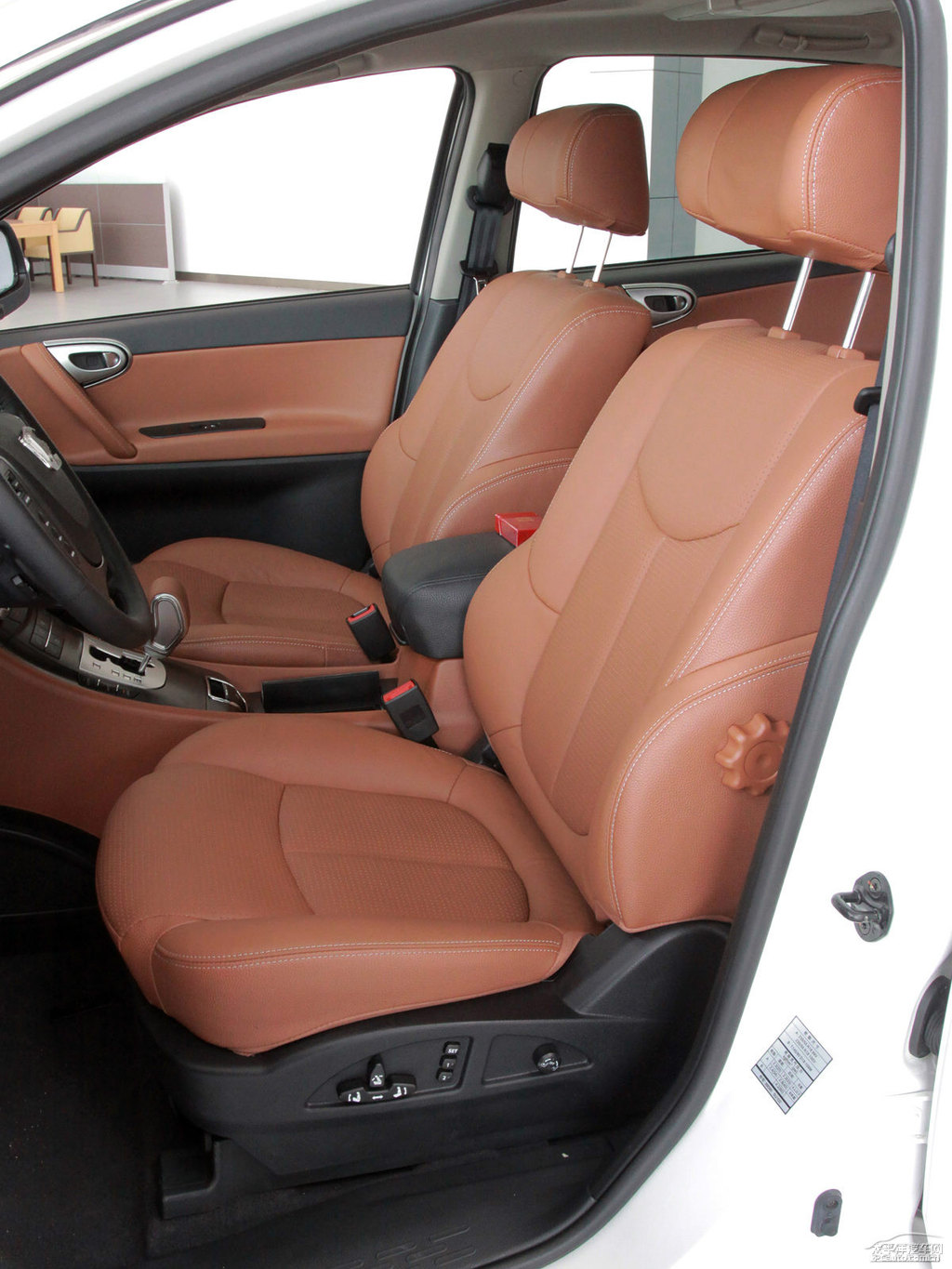 ɰ׼{ǽݴ7 SUV(ni)DƬ