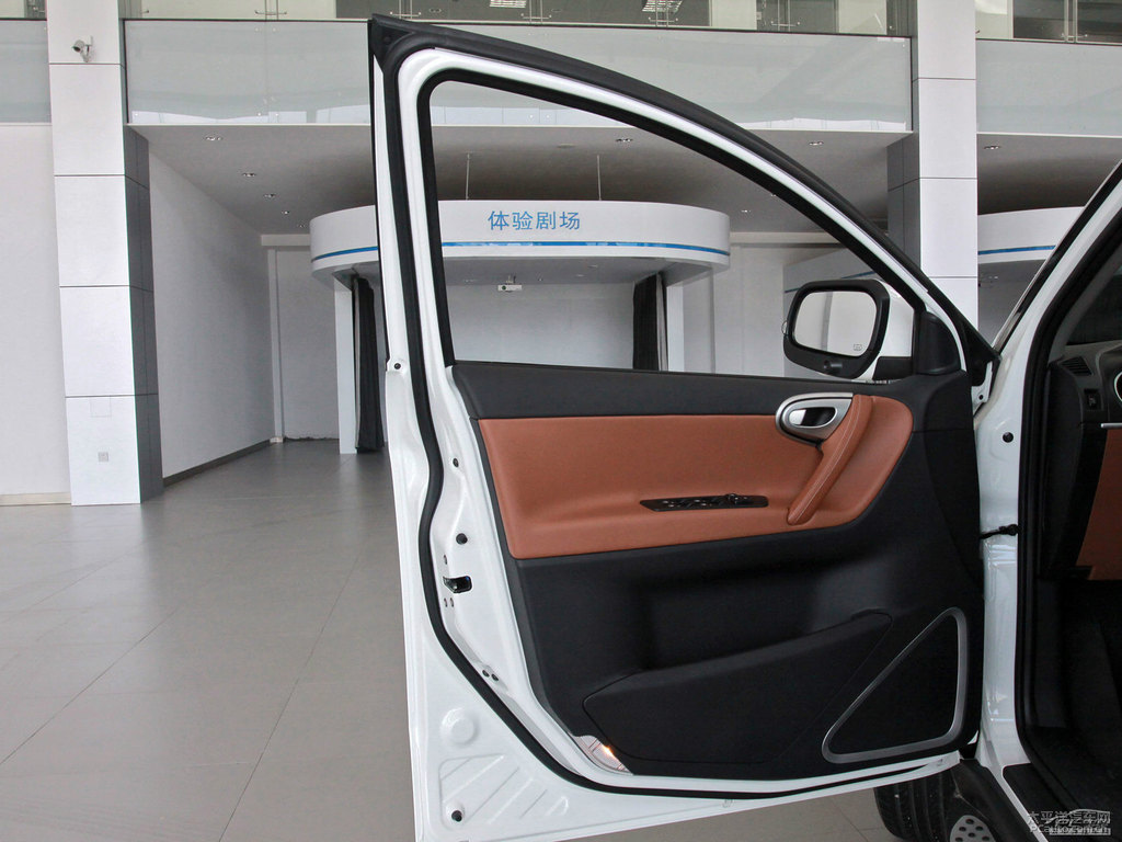 ɰ׼{ǽݴ7 SUV(ni)DƬ
