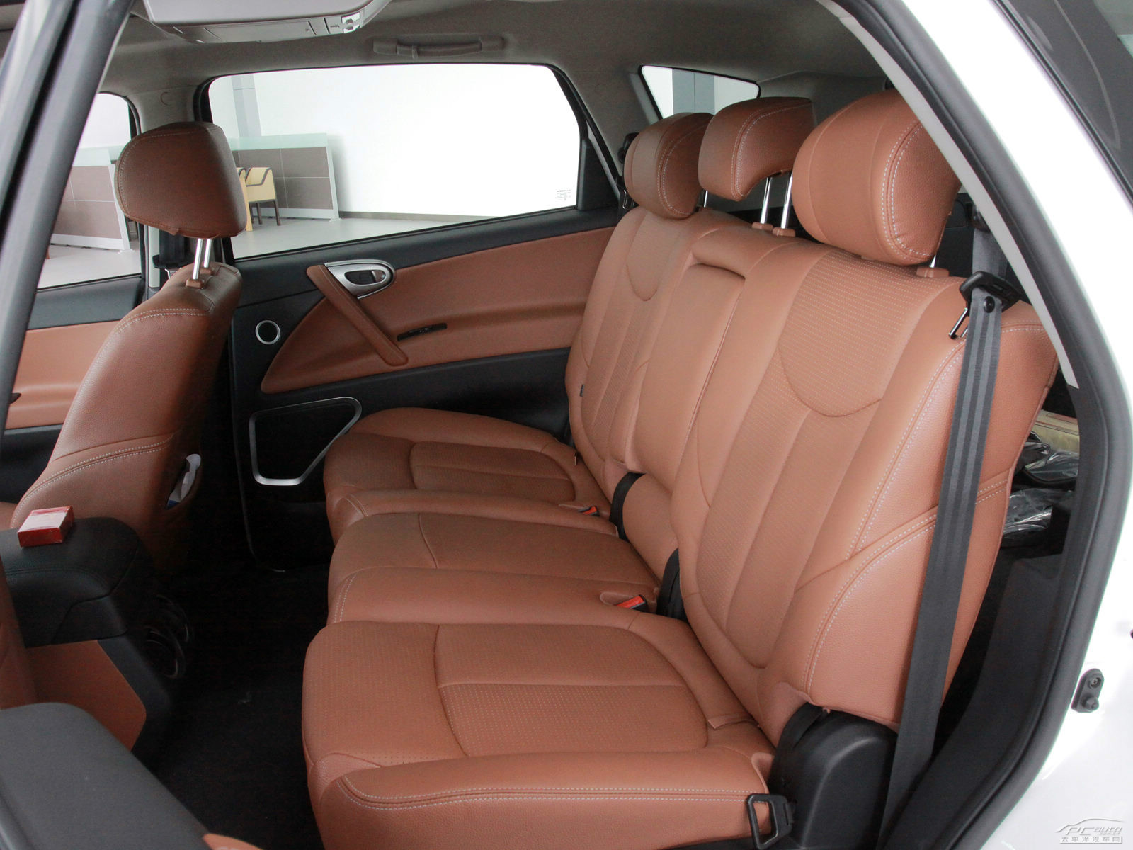 納智捷大7 SUV空間高清大圖