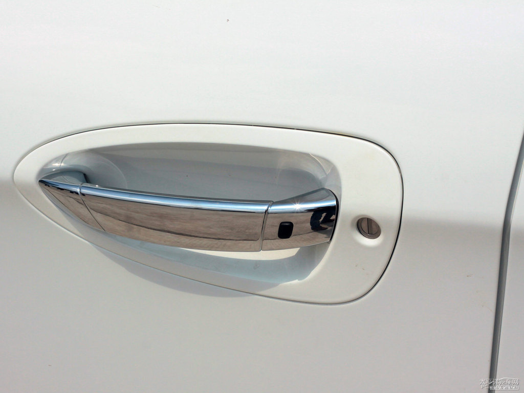 ɰ׼{ǽݴ7 SUV^DƬ
