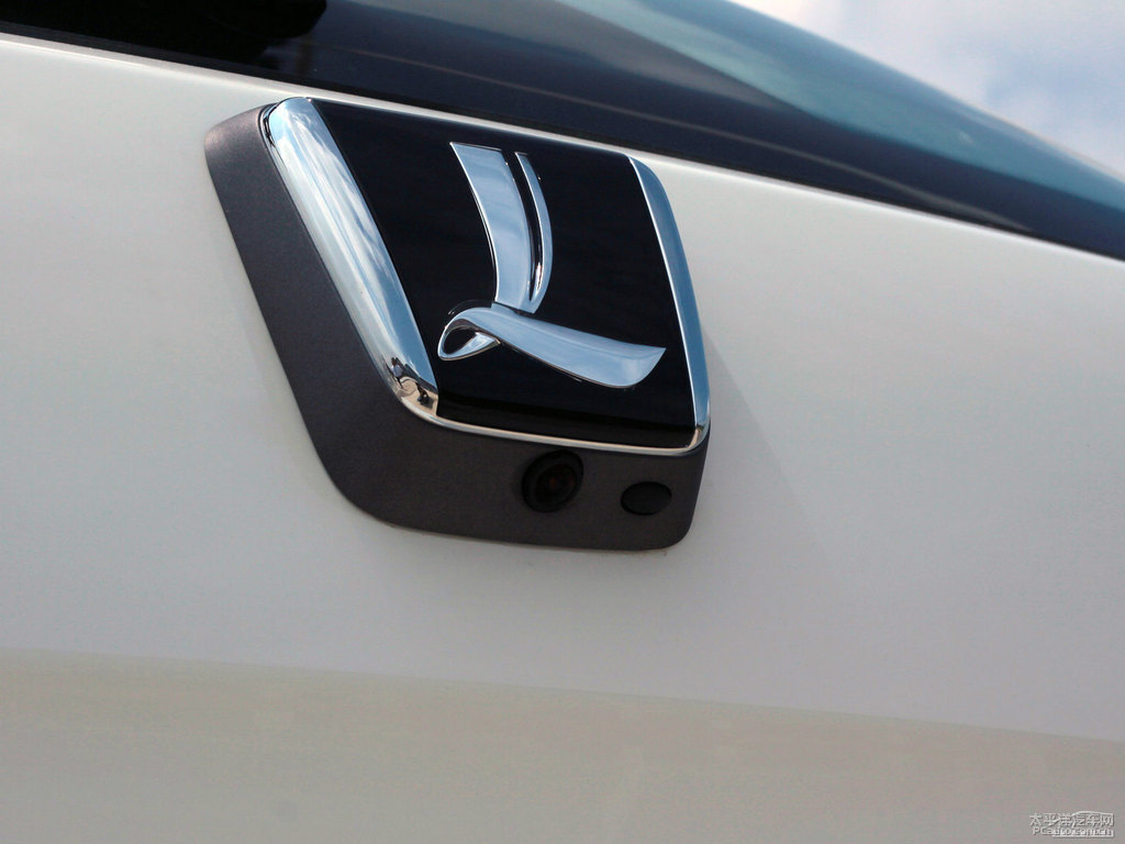 ɰ׼{ǽݴ7 SUV^DƬ