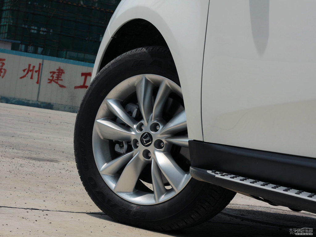 ɰ׼{ǽݴ7 SUV^DƬ