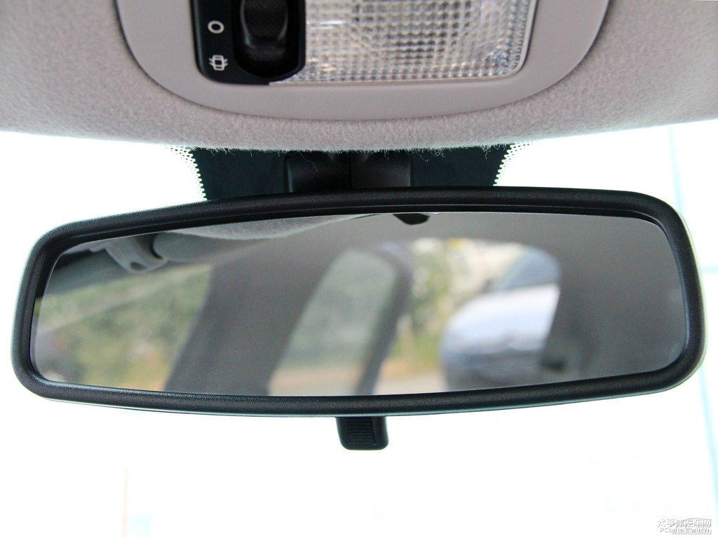 ٺ{(ln)ѩFC2܇(ni)DƬ