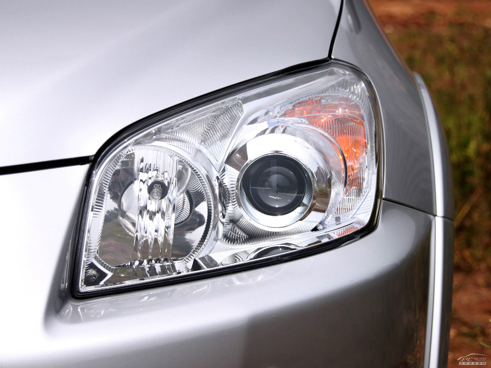 RAV4榮放外觀高清大圖