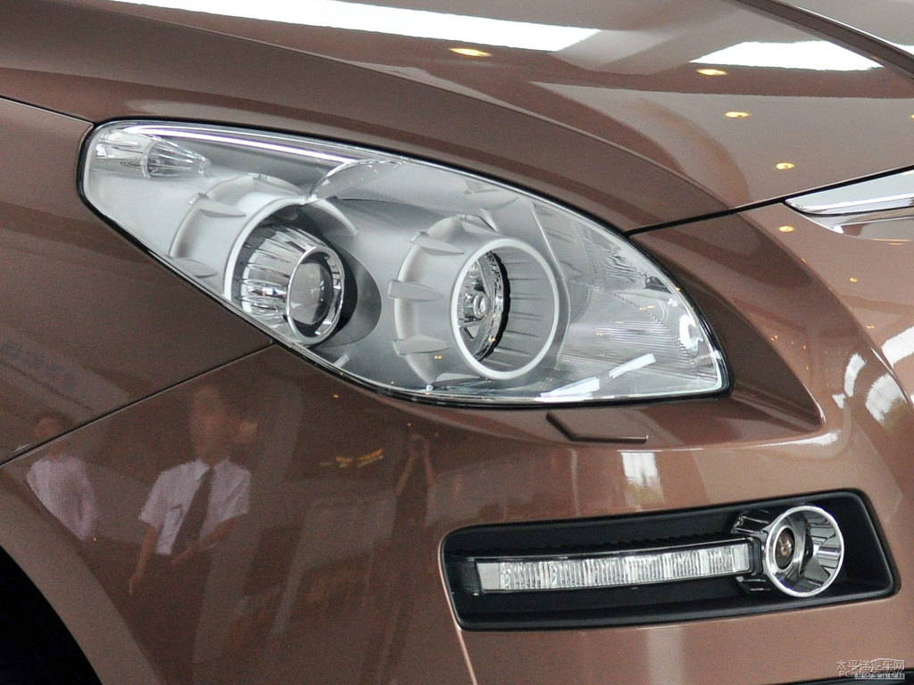 Kȼ{ǽݴ7 SUV^DƬ