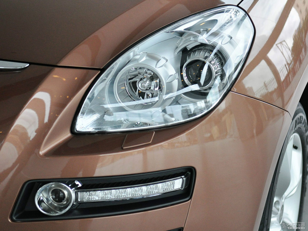 Kȼ{ǽݴ7 SUV^DƬ
