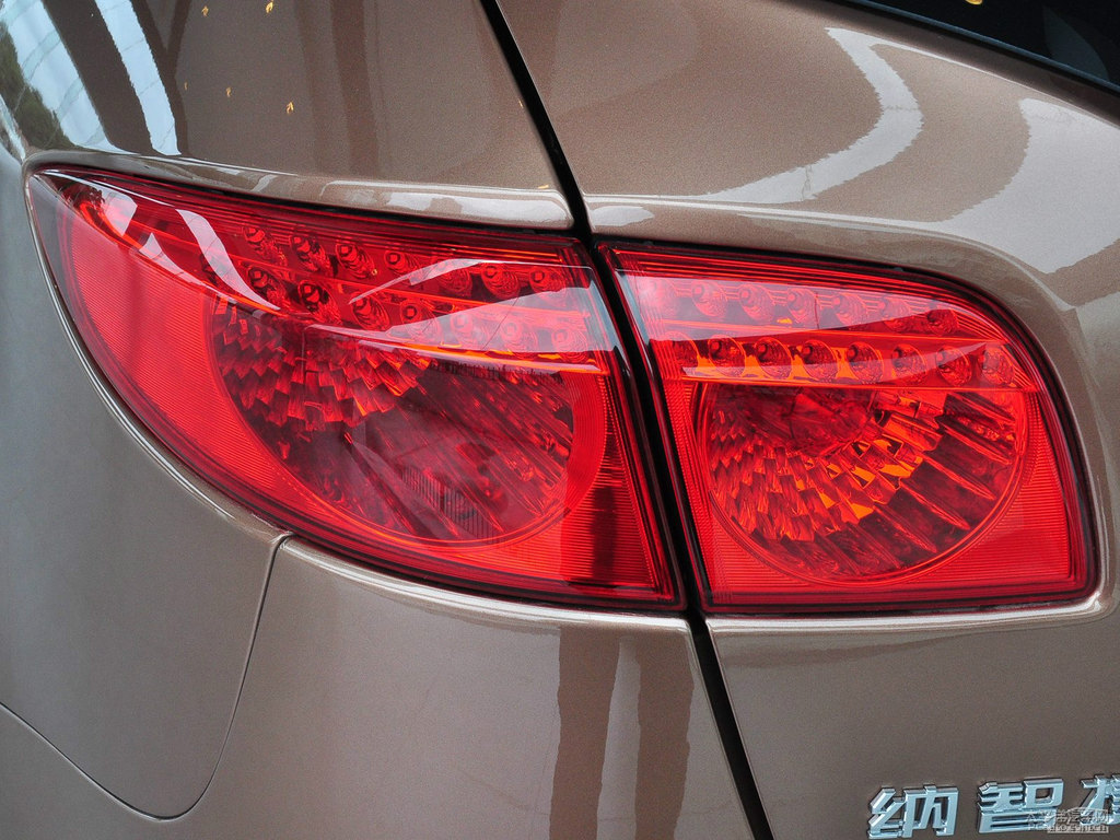 Kȼ{ǽݴ7 SUV^DƬ