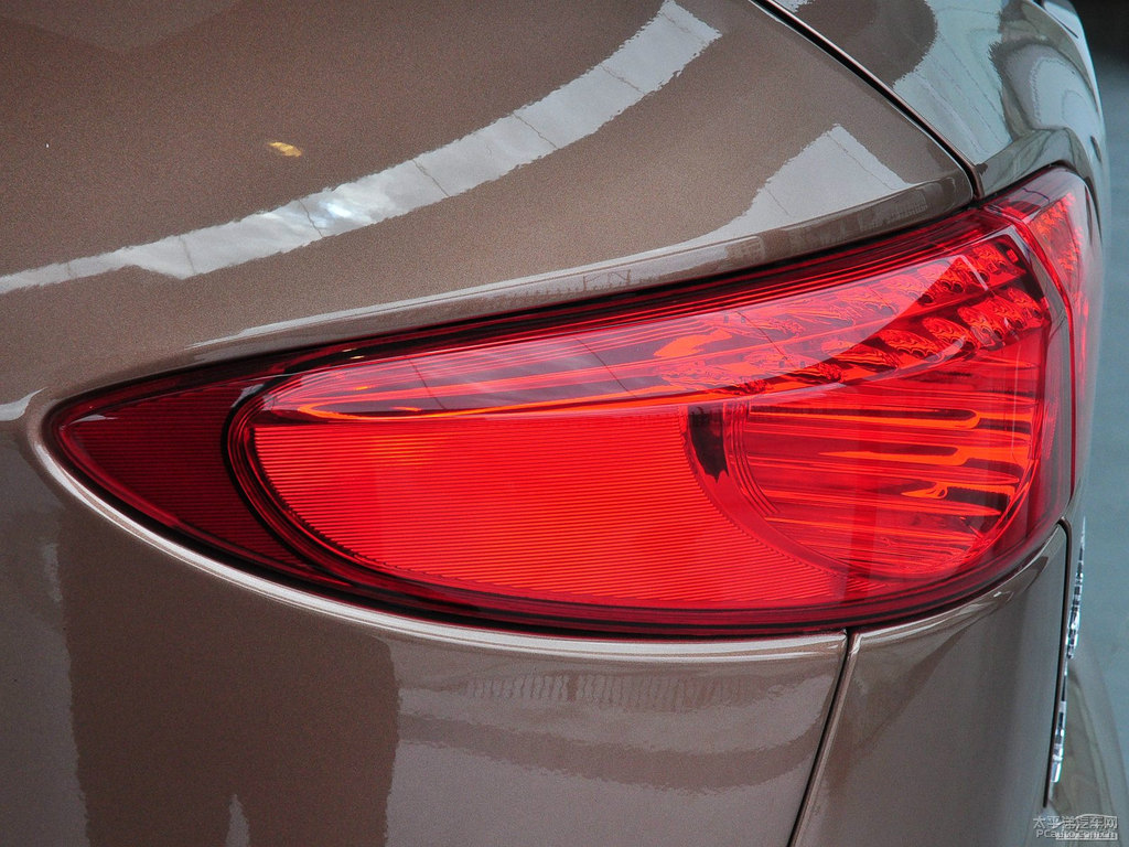 Kȼ{ǽݴ7 SUV^DƬ