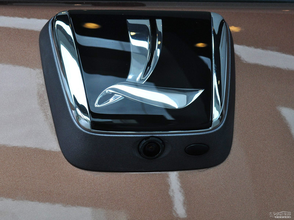 Kȼ{ǽݴ7 SUV^DƬ