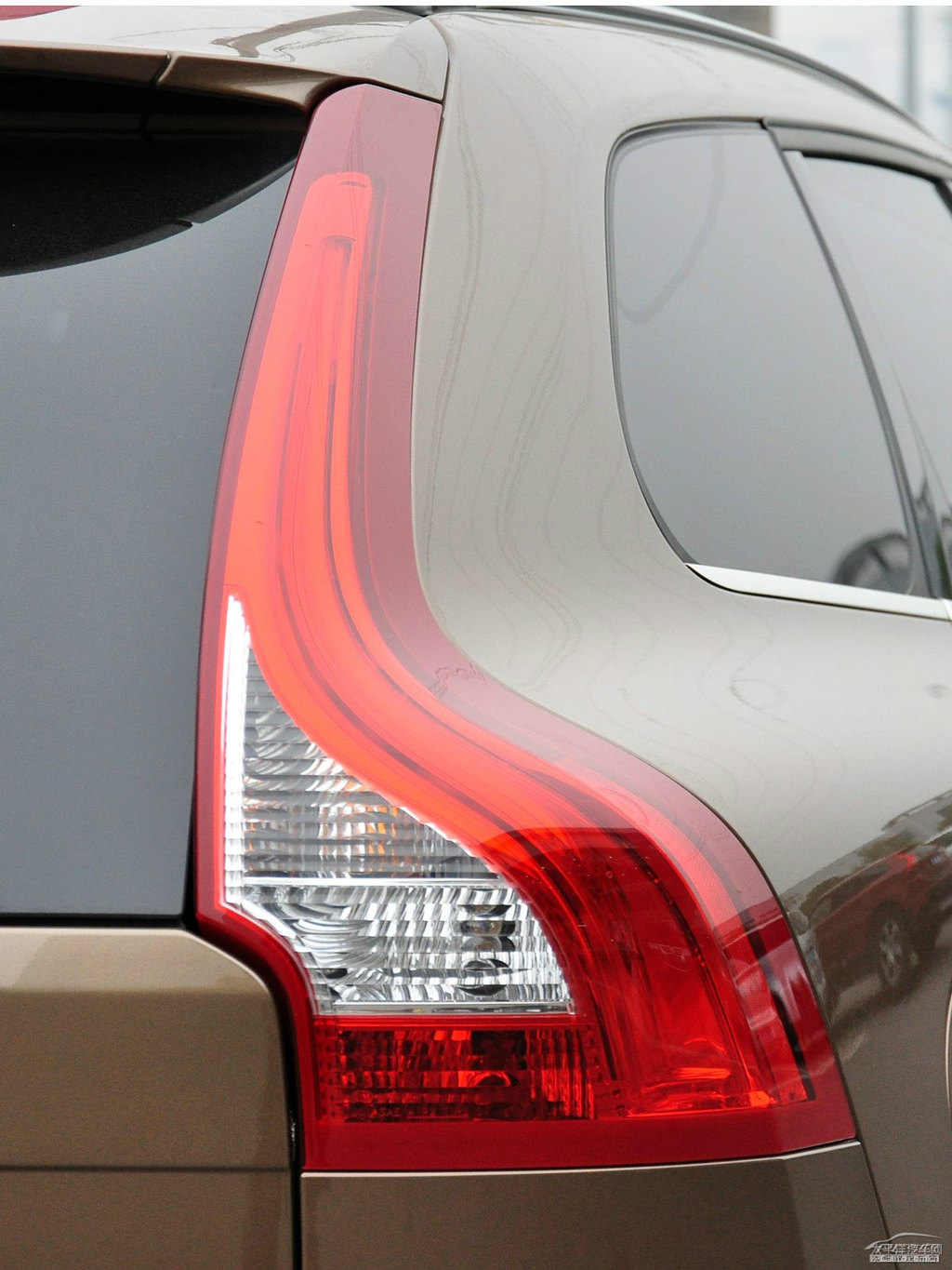ɫ֠XC60(M(jn))^DƬ