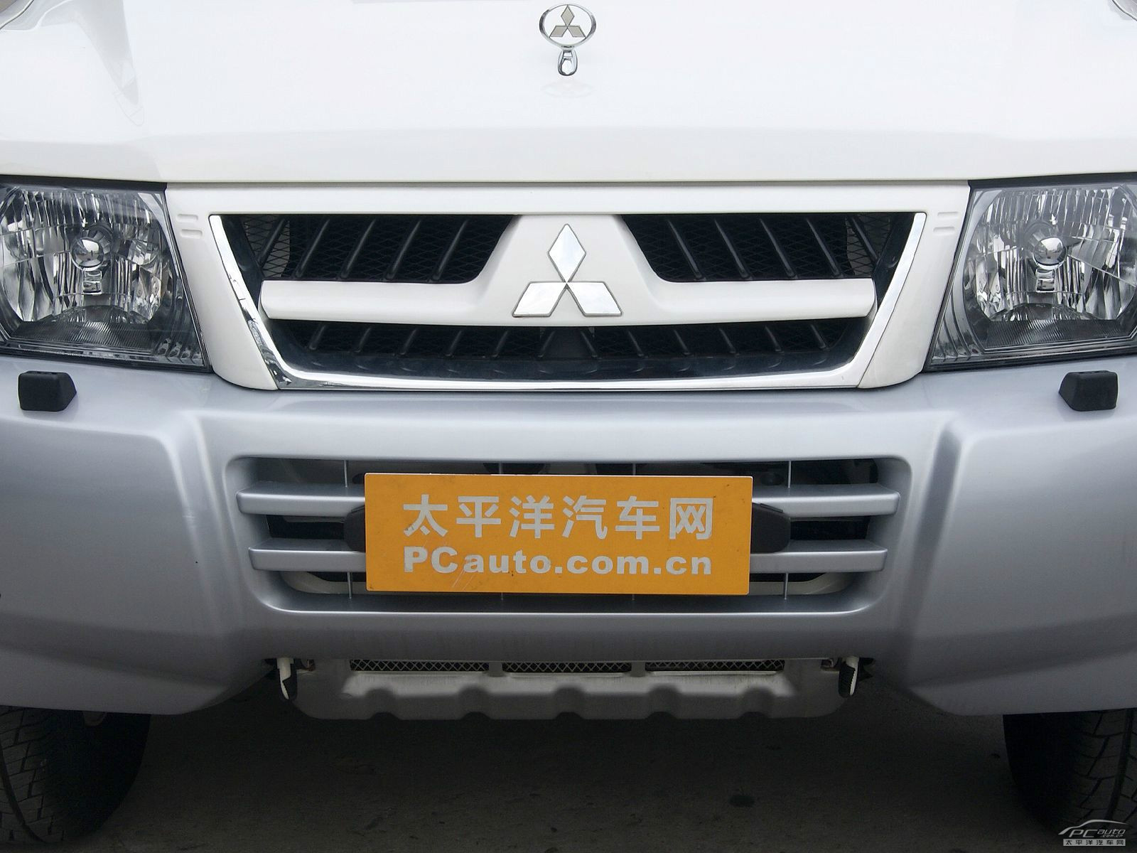 帕杰羅外觀高清大圖