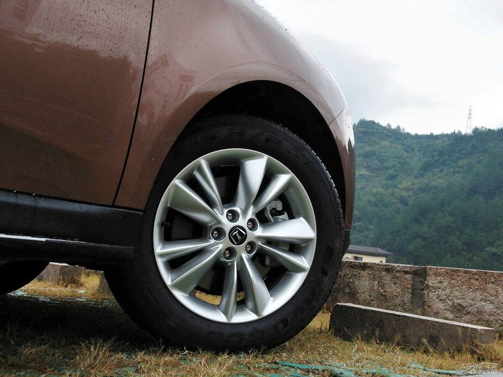 Kȼ{ǽݴ7 SUV^DƬ