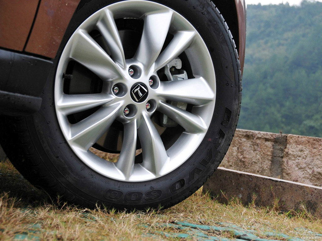 Kȼ{ǽݴ7 SUV^DƬ