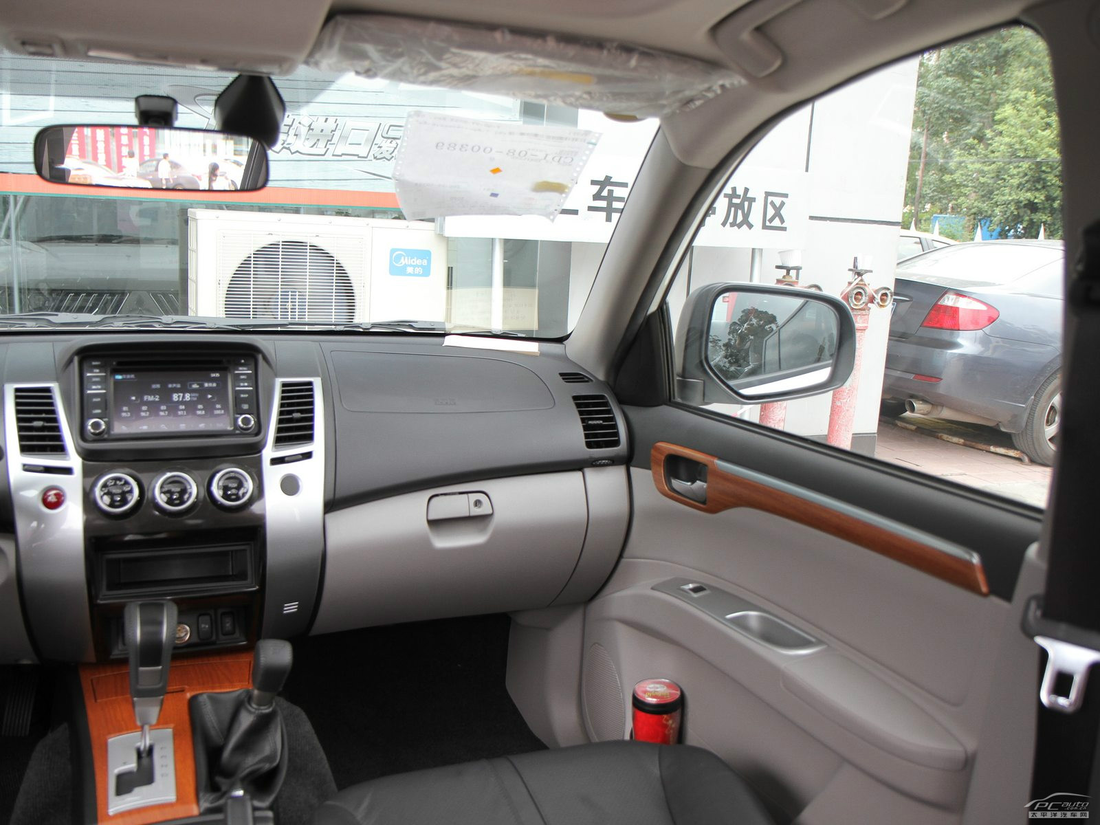 帕杰羅勁暢(進(jìn)口)內(nèi)飾高清大圖