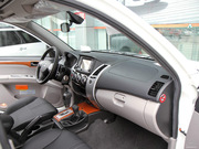 2011款 3.0L 豪華導(dǎo)航版 2011款 3.0L 豪華導(dǎo)航版