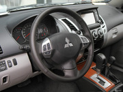 2011款 3.0L 豪華導(dǎo)航版 2011款 3.0L 豪華導(dǎo)航版