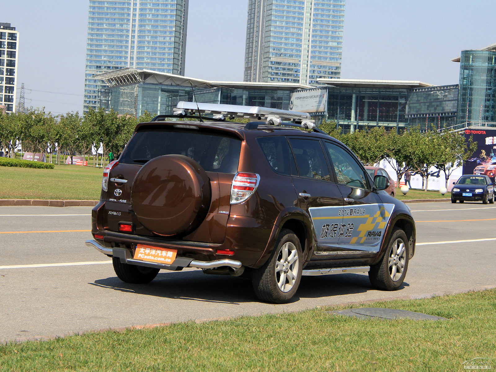 RAV4榮放外觀高清大圖