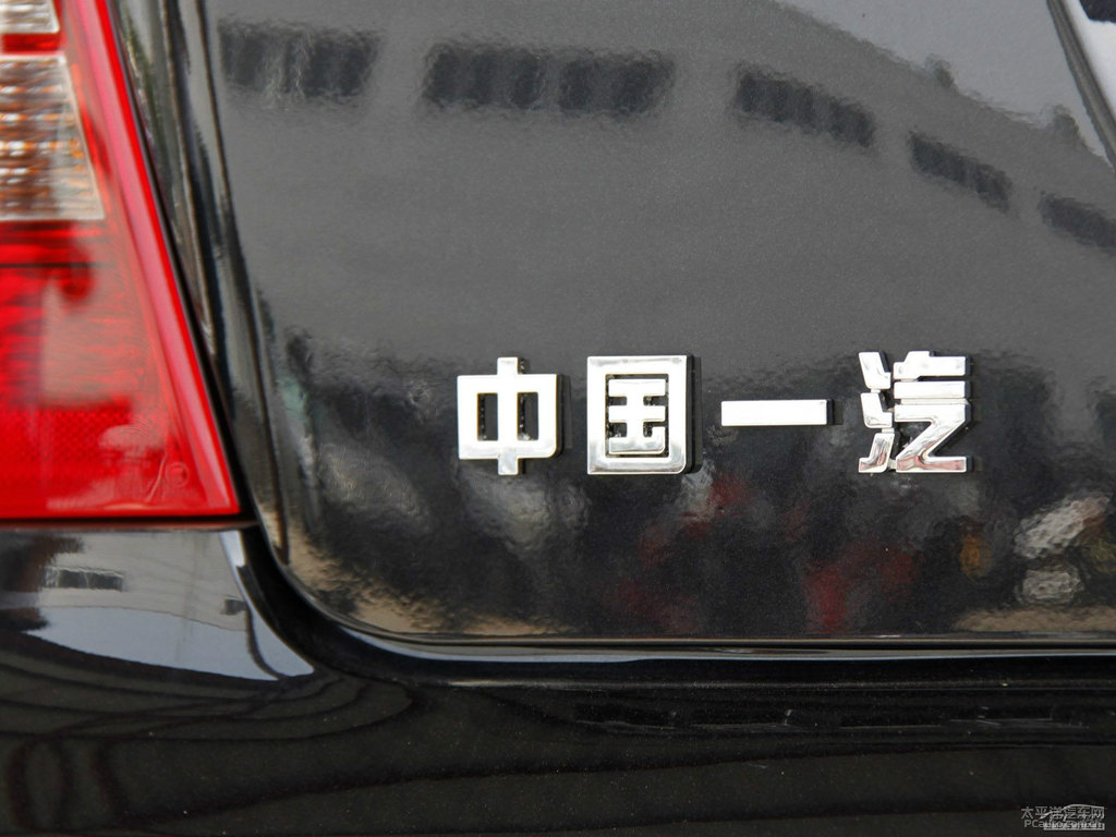 銀珠黑奔騰B70外觀圖片