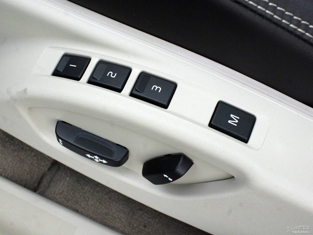 ɫ֠XC60(M(jn))(ni)DƬ