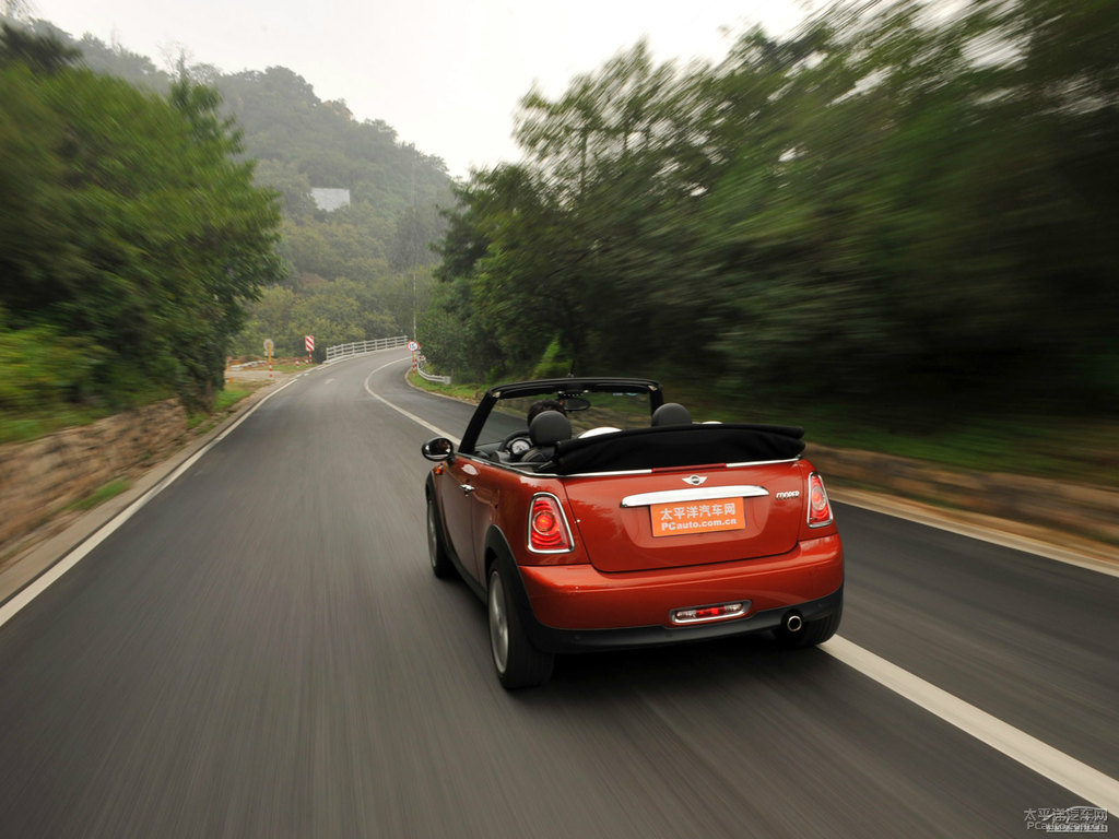 ɫMINI CABRIO܇(ch)^(gun)^(gun)DƬ