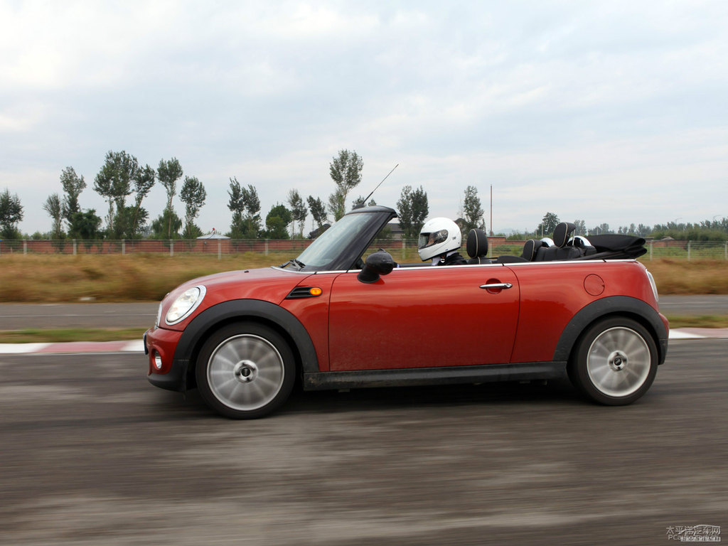 ɫMINI CABRIO܇^^DƬ