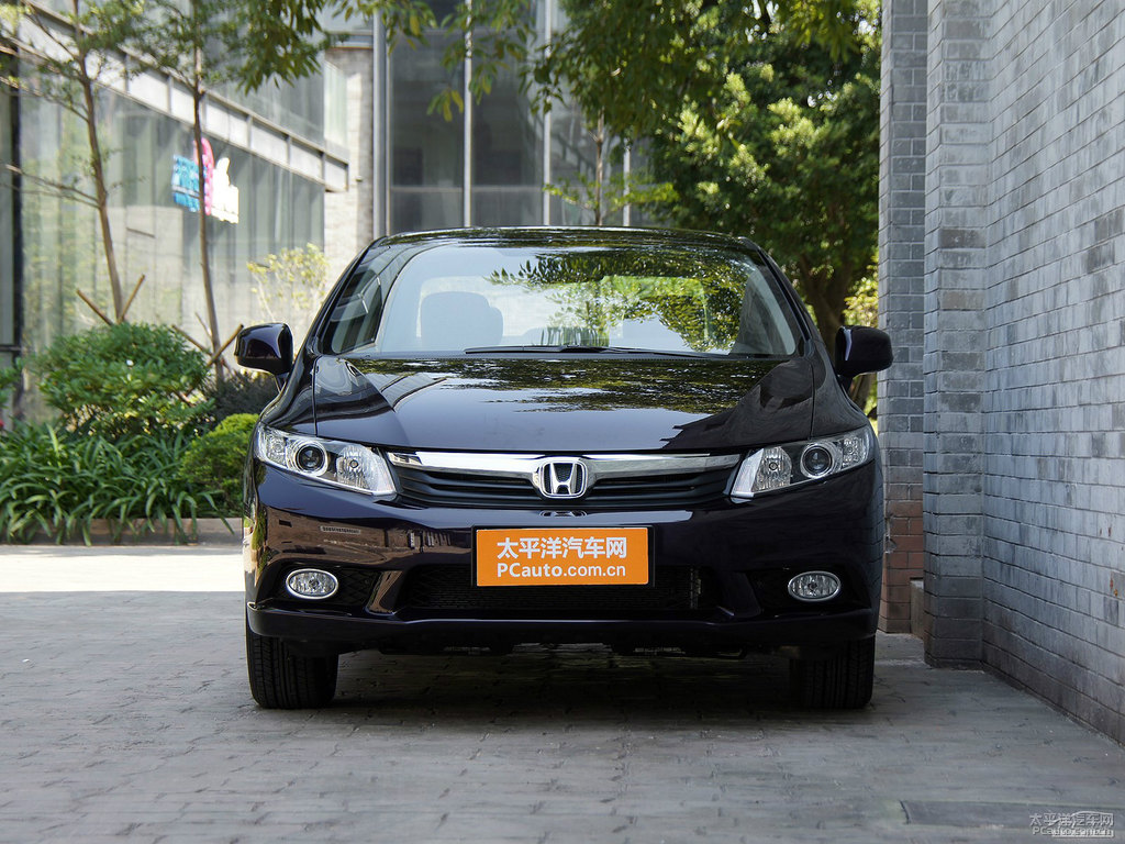 彩晶黑思域整車外觀外觀圖片