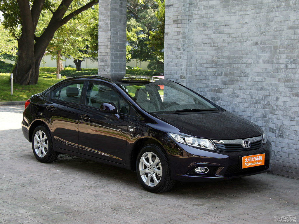 彩晶黑思域整車外觀外觀圖片