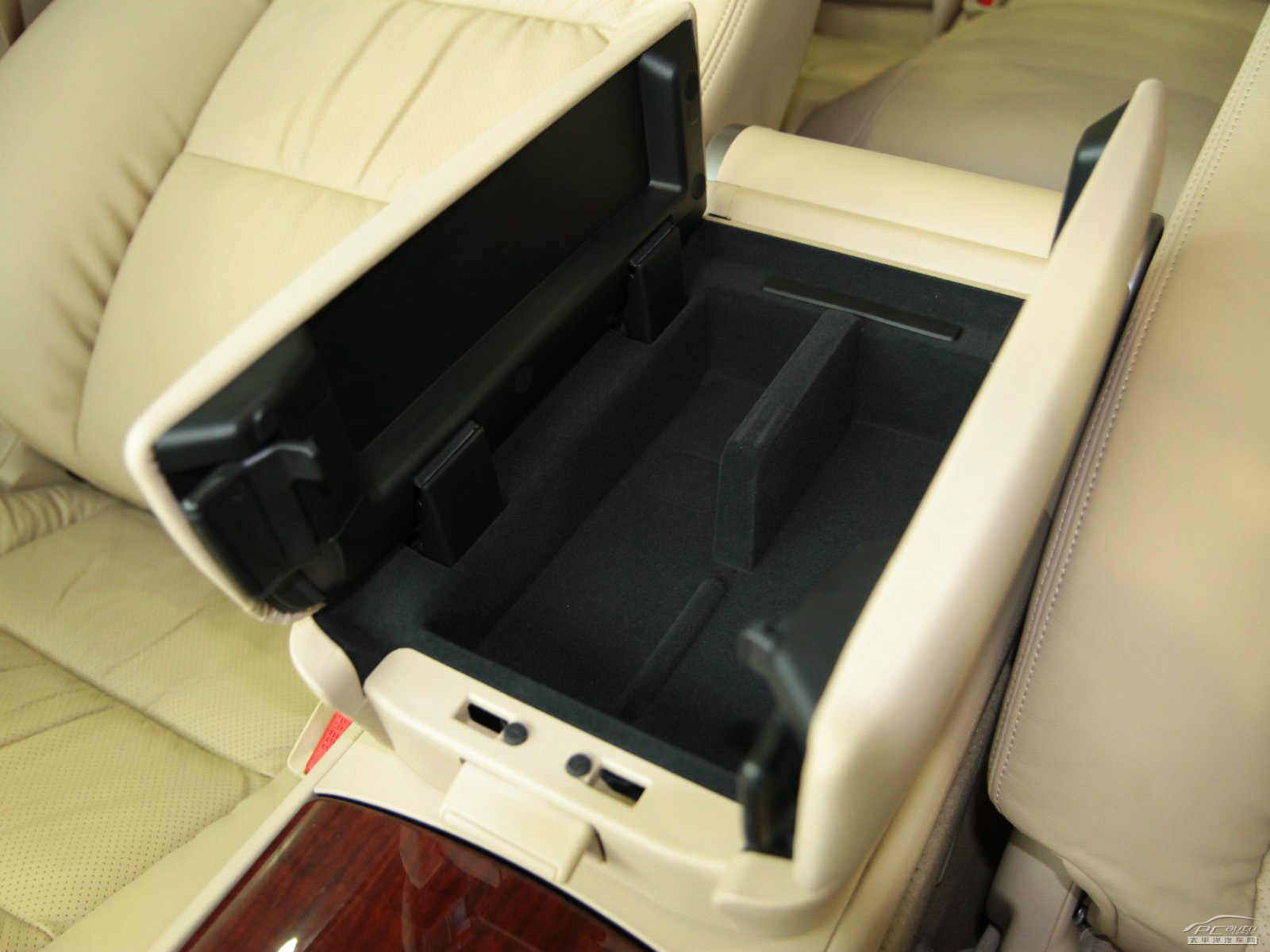 謳歌RL空間高清大圖