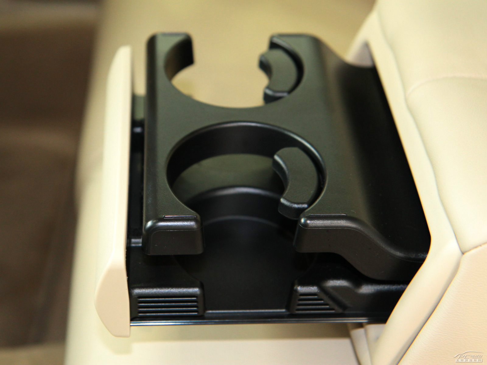 謳歌RL空間高清大圖