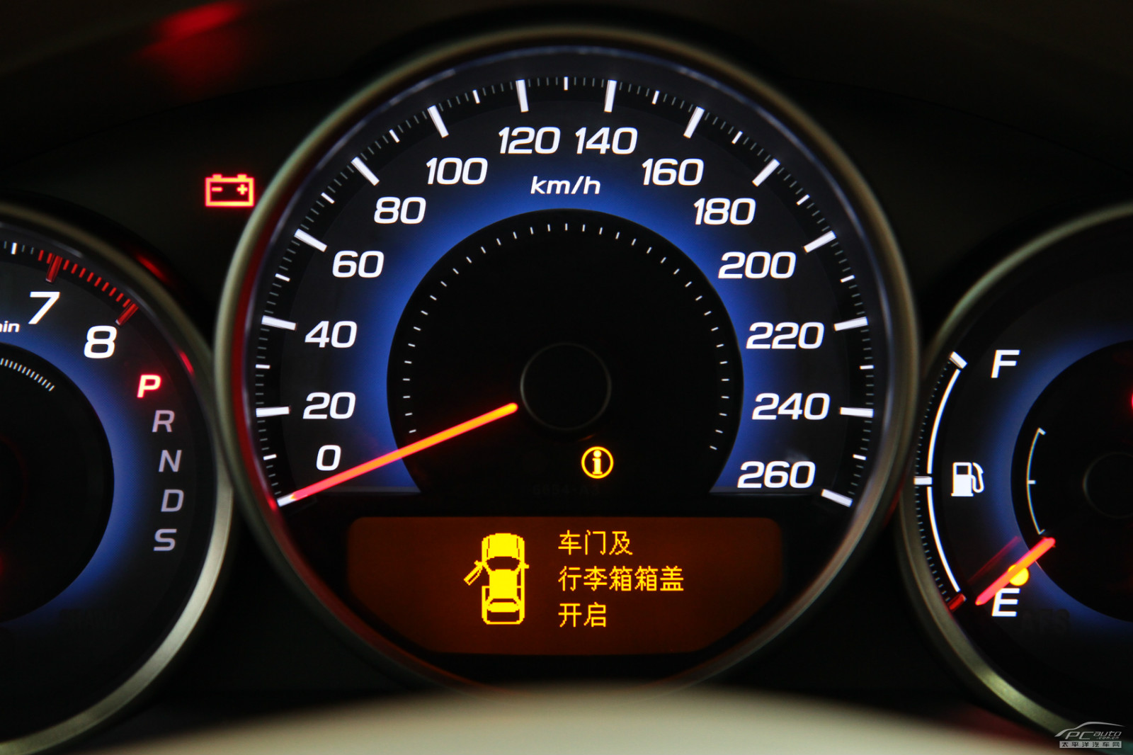 謳歌RL內(nèi)飾高清大圖